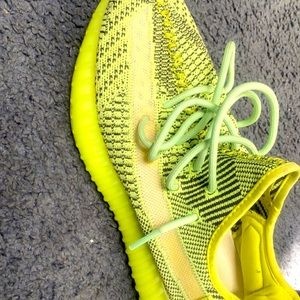 I’m selling Yezzy 350.I accept cashapp and pay pal